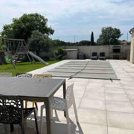 Rdc 3 Chambres Avec Piscine Villa